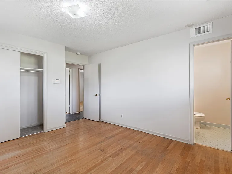 4918 Fairbrook Ave — Photo 13