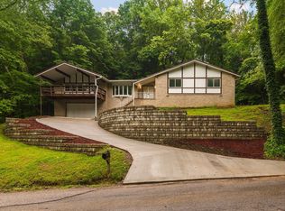 2122 Bellwood Dr, Saint Albans, WV 25177