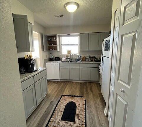 4th image of 2338 Champion Ct