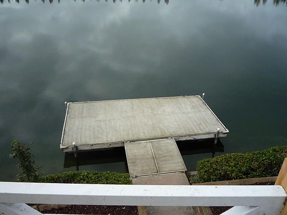 4th image of 3301 W Island Ct