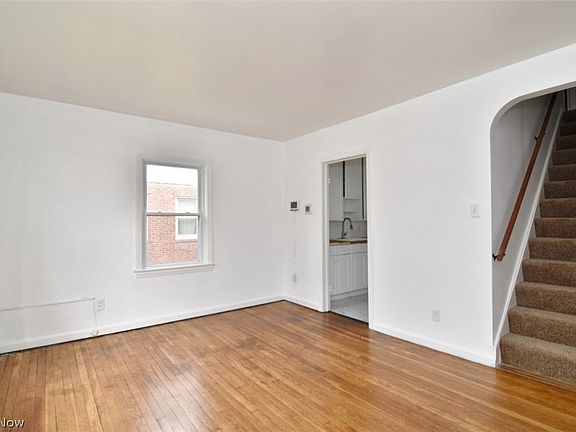 4th image of 849 S Green Rd