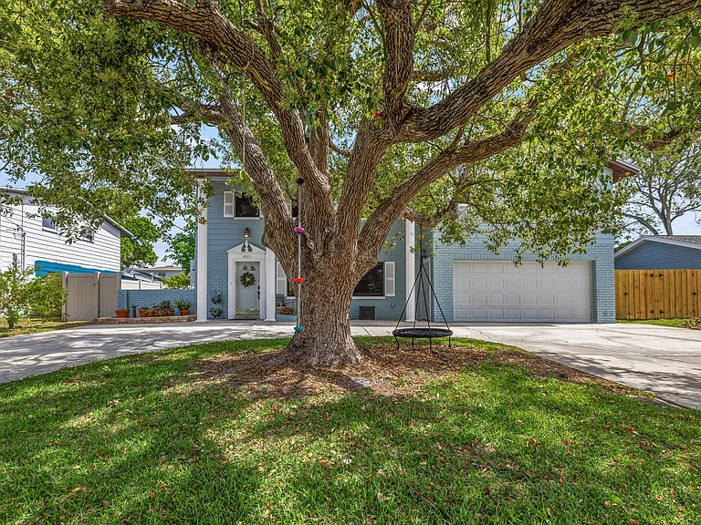 4923 Shetland Ave — Photo 3