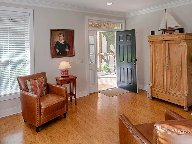 3206 Robertson Ave — Photo 15