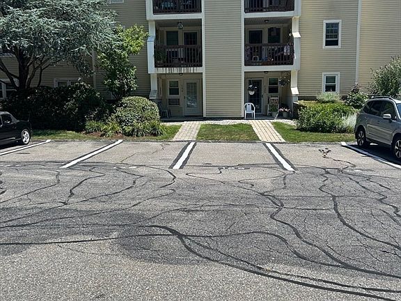 5th image of 124 Heritage Dr #124