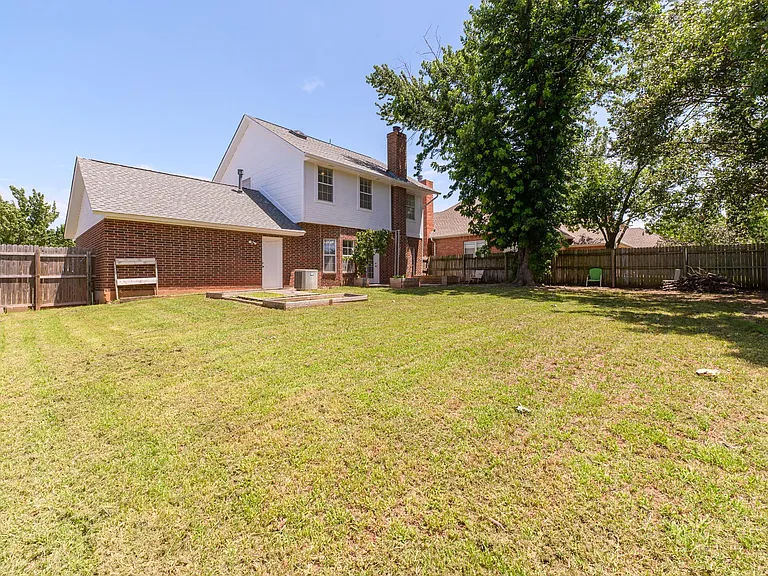 1829 Courtney Ln — Photo 51