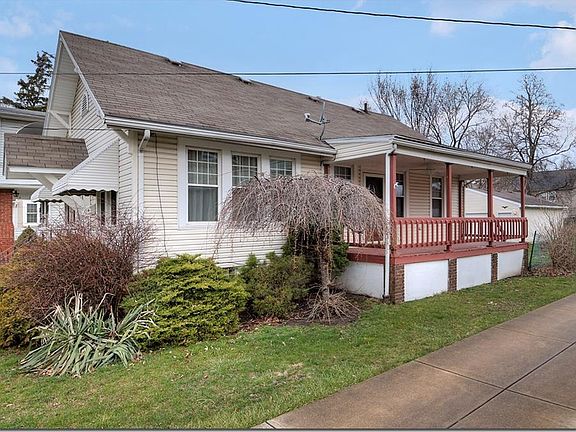 2nd image of 16724 Larchwood Ave