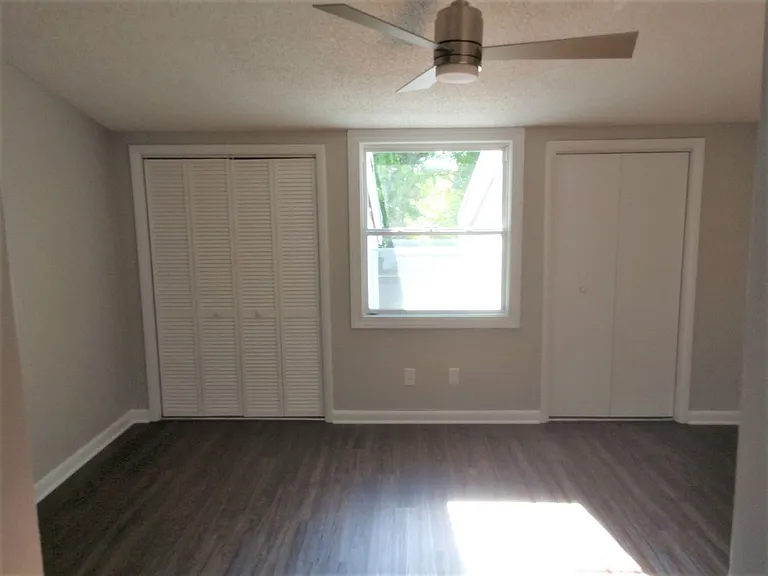604 E Iredell Ave — Photo 11
