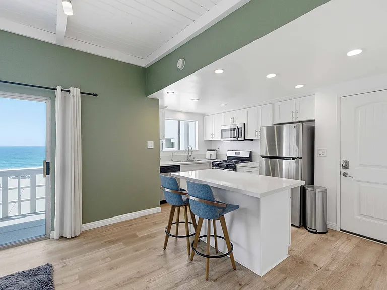 3105 Ocean Dr — Photo 7
