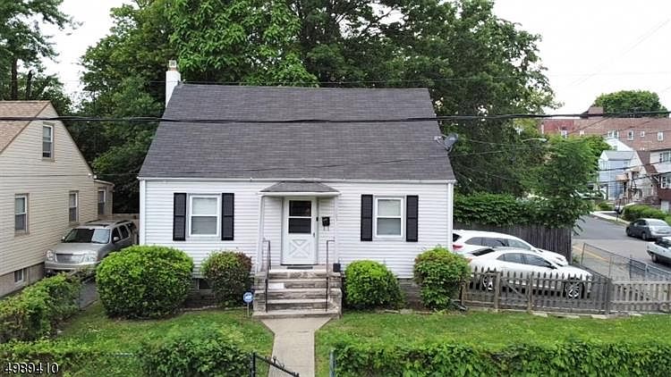 1st image of 125 Lenox Ave
