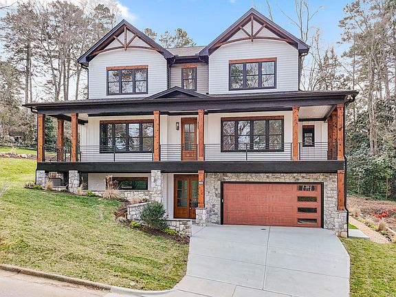 3rd image of 2907 Churchill Rd