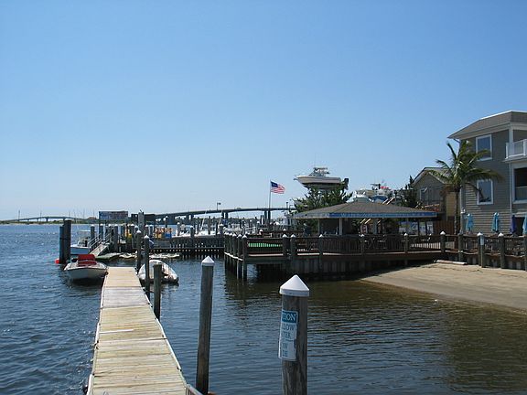 Happy hour on the water