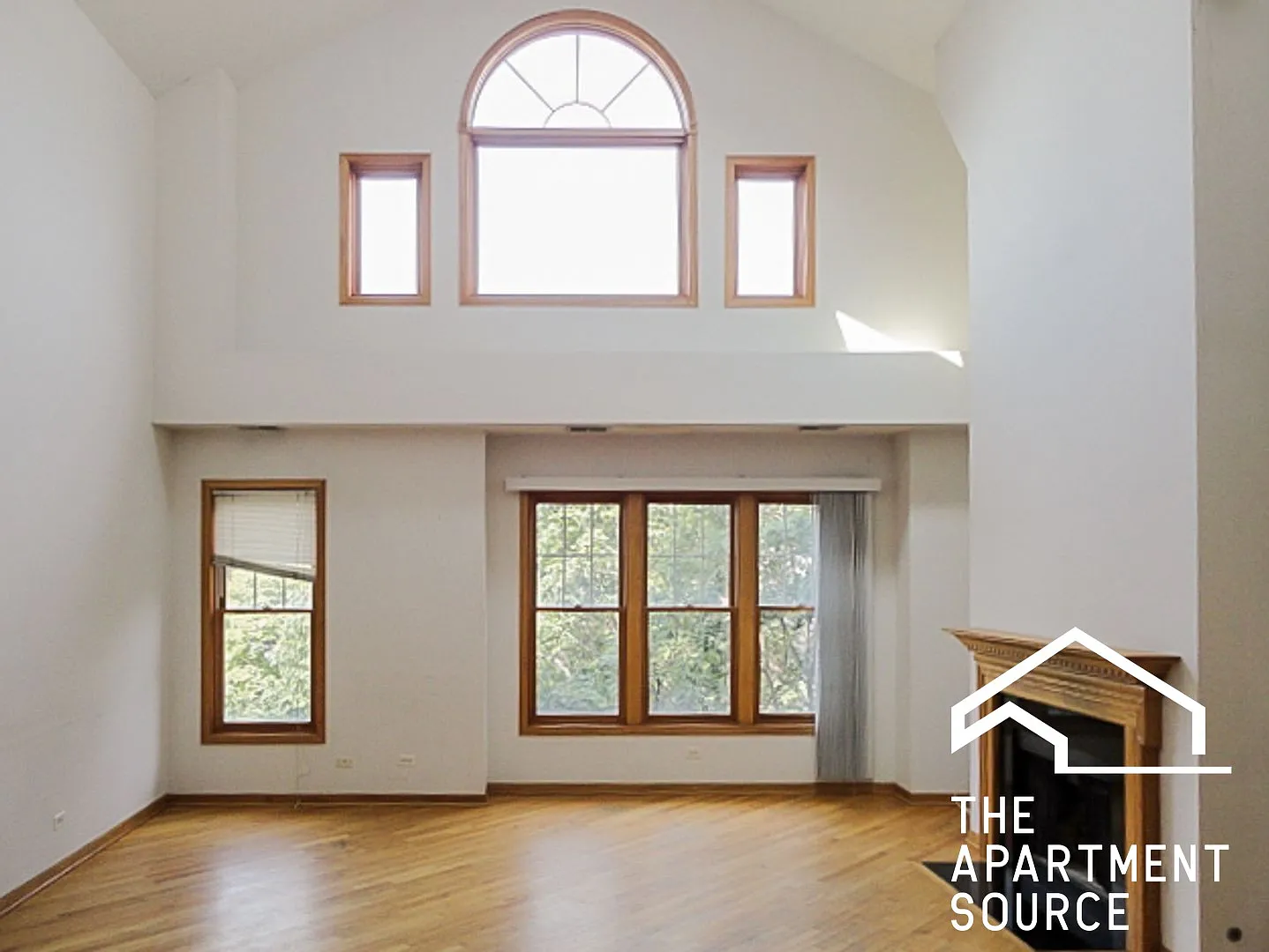 3 bed, 2000 sqft, $5,150 — Photo 2
