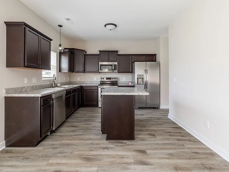 300 Waylon Way — Photo 8