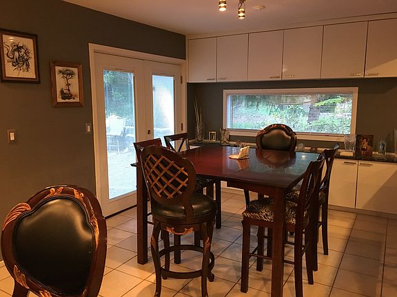3rd image of 4553 Cherry Hill Dr