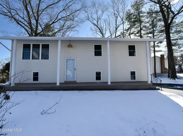 10 Wagon Wheel Trail, Saratoga Springs, NY 12866