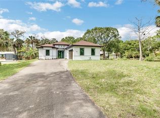 279 2nd St SE, Naples, FL 34117