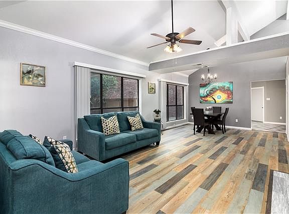 2nd image of 6117 Los Robles Ln