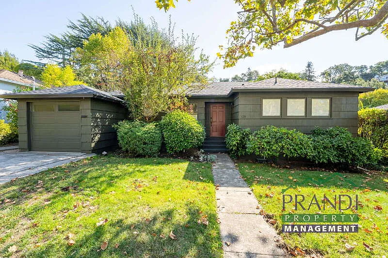 128 Hilldale Dr