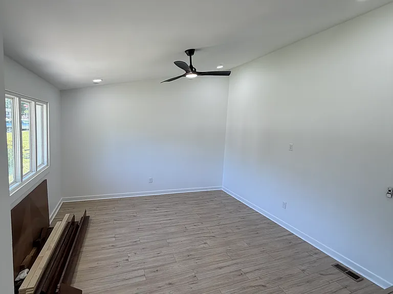 420 Sellwood Cir — Photo 1