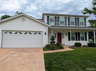 905 Lands End Cir, Saint Charles, MO 63304