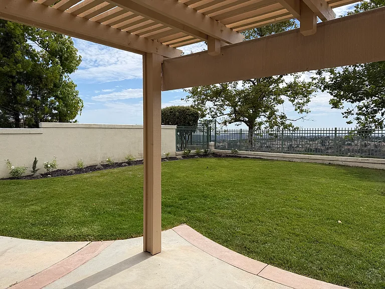 15 Field Point — Photo 18