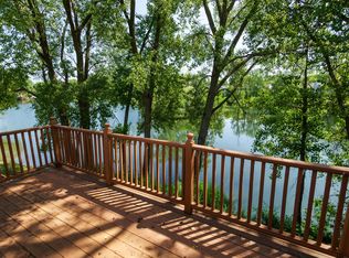 516 Laurel Lake Rd, Mequon, WI 53092