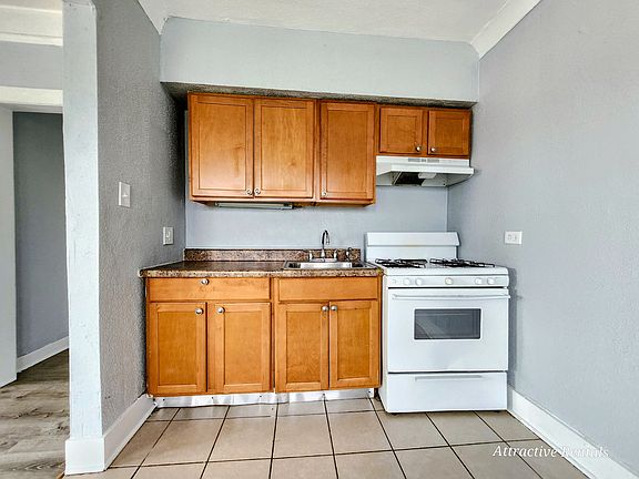 5th image of 9453 S Loomis St APT 305