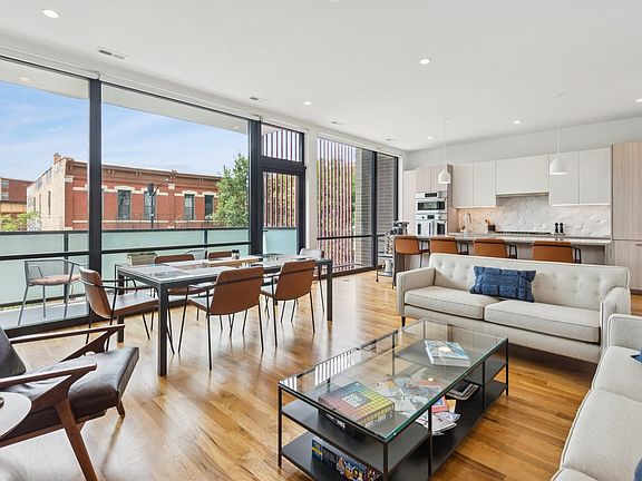 2nd image of 1827 N Milwaukee Ave #301