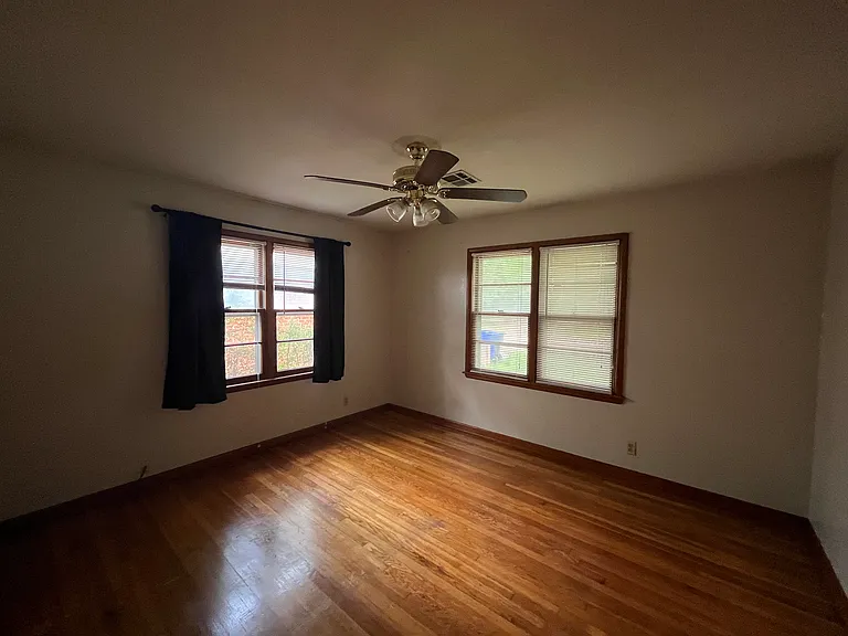 511 Fleetwood Dr — Photo 33