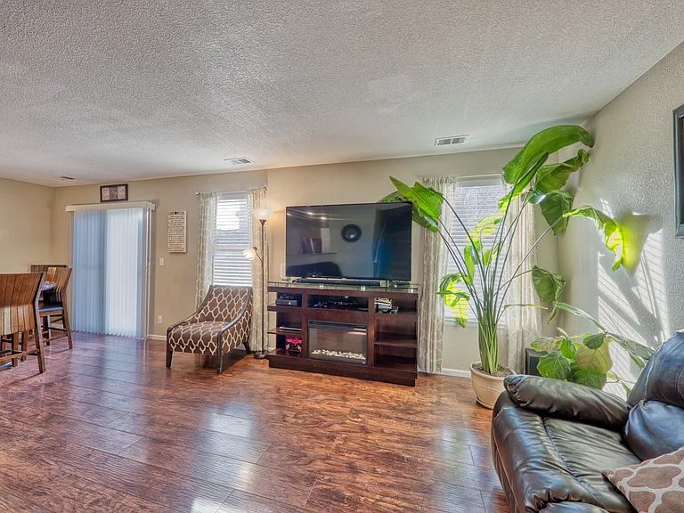 10981 York St — Photo 4