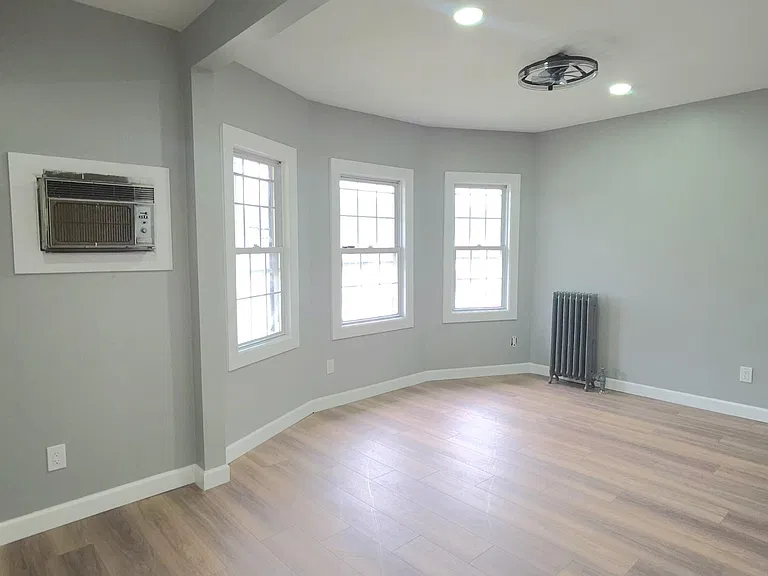 215 S Valley Ave #1 — Photo 4