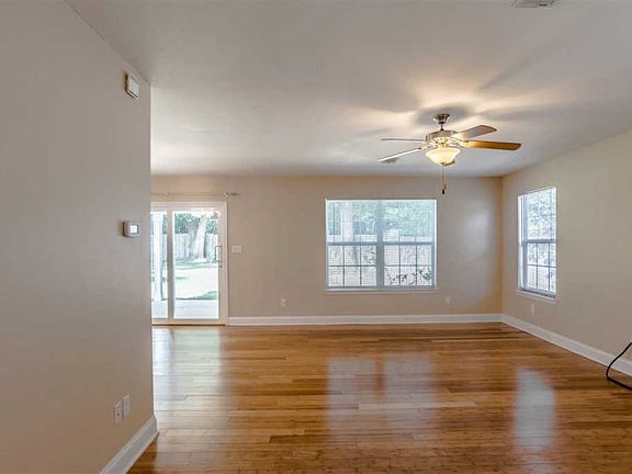 5th image of 914 Aurelias Pl
