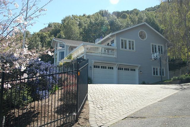 1st image of 3491 Paradise Dr