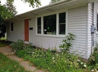 130 River Rd, Sparta, MI 49345