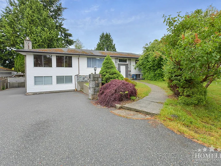 13900 Blackburn Ave #HOUSE — Photo 1
