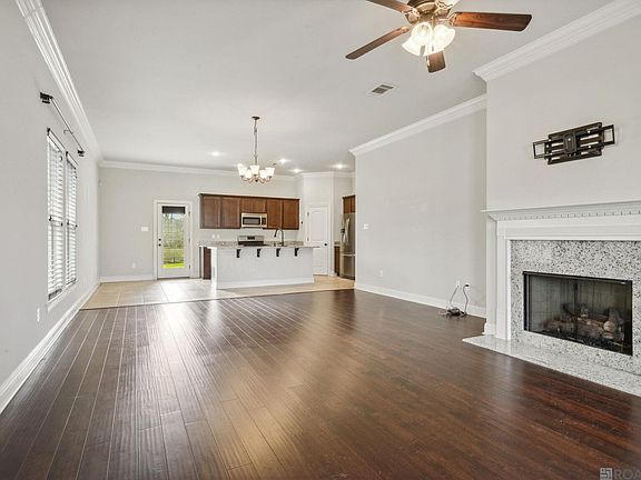3rd image of 39161 Superior Wood Ave
