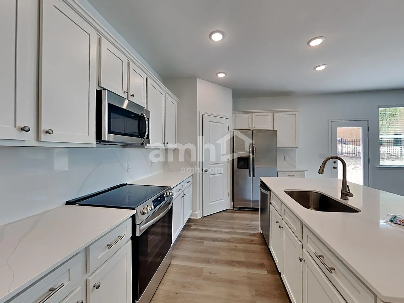 5 bed, 3.0 bath, 2513 sqft, $2,760 — Photo 3