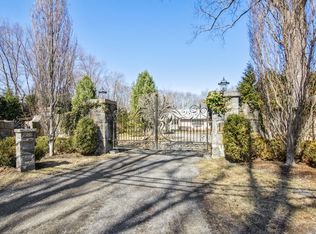 123 N Lake Dr, Stamford, CT 06903
