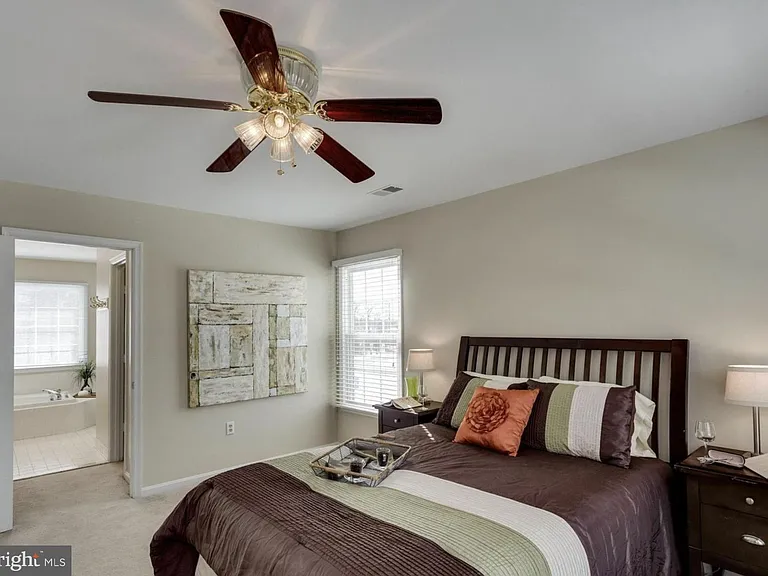 5511 Village Center Dr — Photo 5