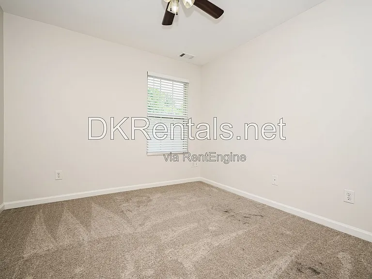 3926 Yosemite Park Ln — Photo 14