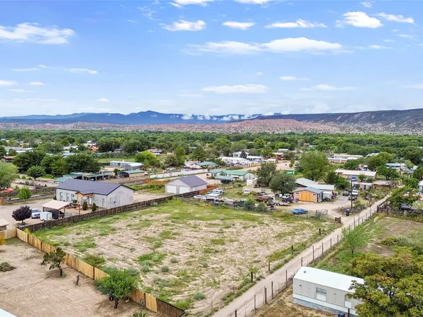 27 Private Dr, Alcalde, NM 87511