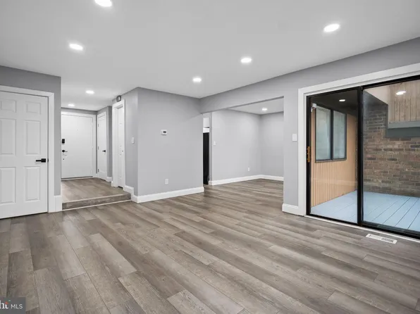 9445 Hickory View Pl, Montgomery Village, MD 20886