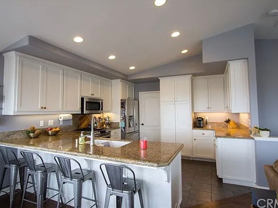 1st image of 2577 Greenwood Ave