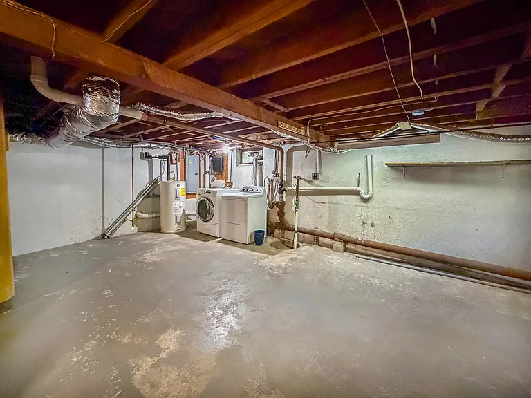 1237 Pine Grove Rd — Photo 37