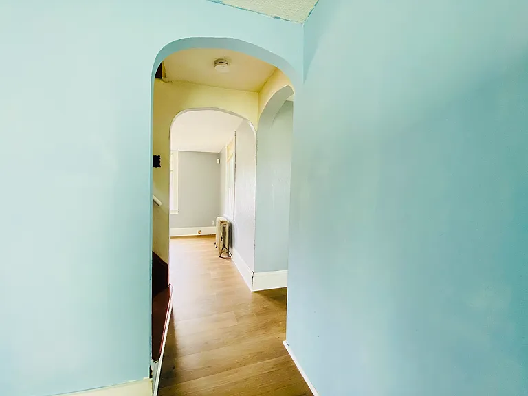 328 Newton St — Photo 13