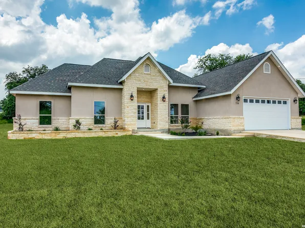 716 County Road 6847, Lytle, TX 78052
