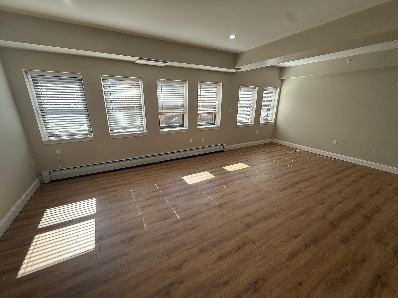 Studio, 525 sqft, $1,895 — Photo 3
