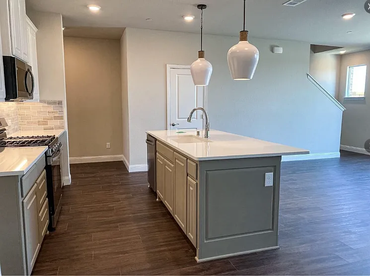 609 Laurel Ln — Photo 12