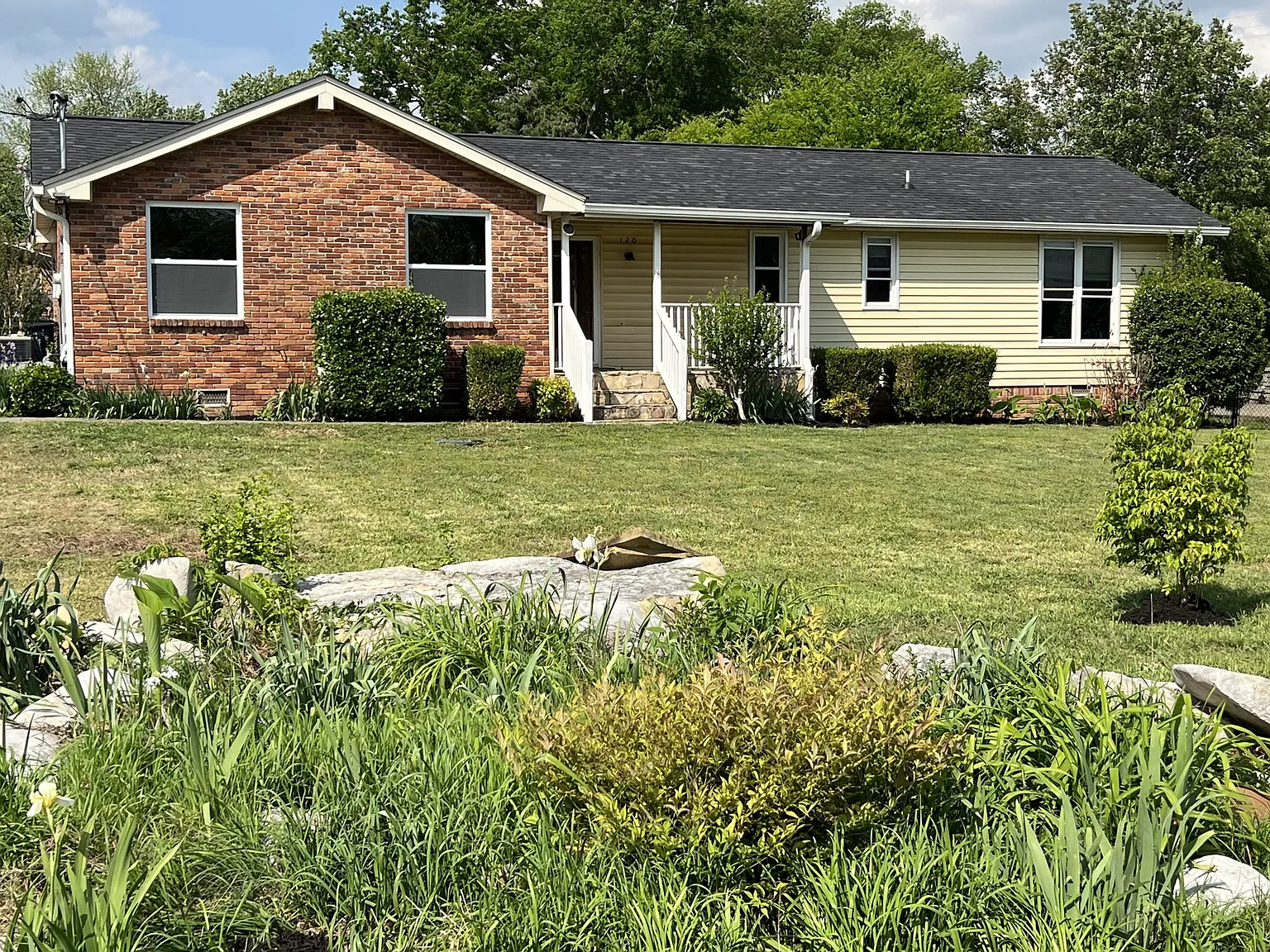 3 bed, 2.0 bath, 1780 sqft, $2,800 — Photo 2