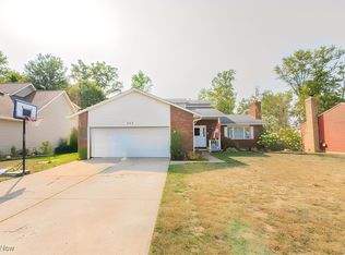 367 Loyola Dr, Elyria, OH